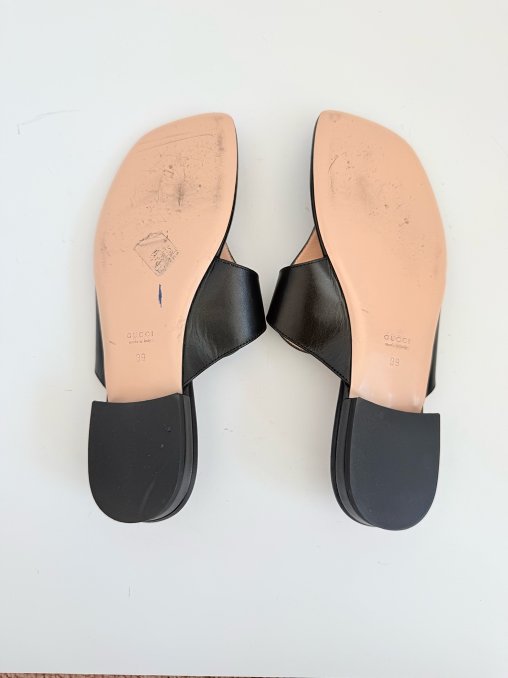 Gucci Interlocking G Black Leather Thong Sandals Gold Logo Size 39 - Picture 5 of 9